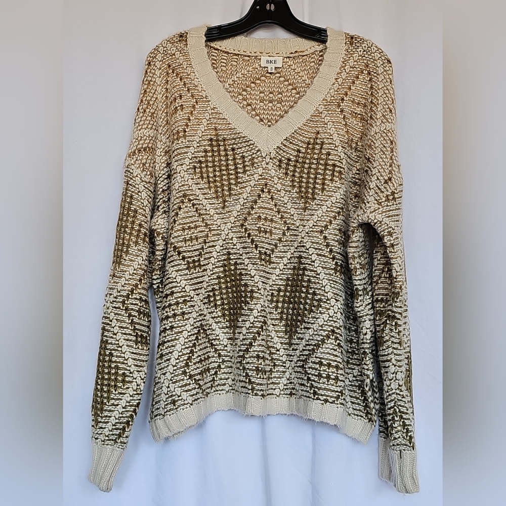 BKE V-Neck Sweater in Cream and Olive - Picture 3 of 3